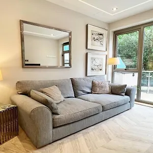 Nature's Retreat: 1b Christchurch, Dorset Christchurch (Dorset)